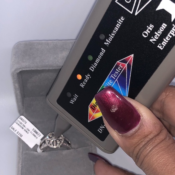 Real diamond custom made beautiful ring engagement anniversary valentines gift! - Picture 3 of 10